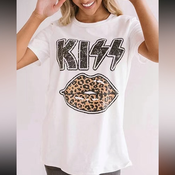 NEW, Leopard Print KissGraphic Tee Shirt - Picture 2 of 3